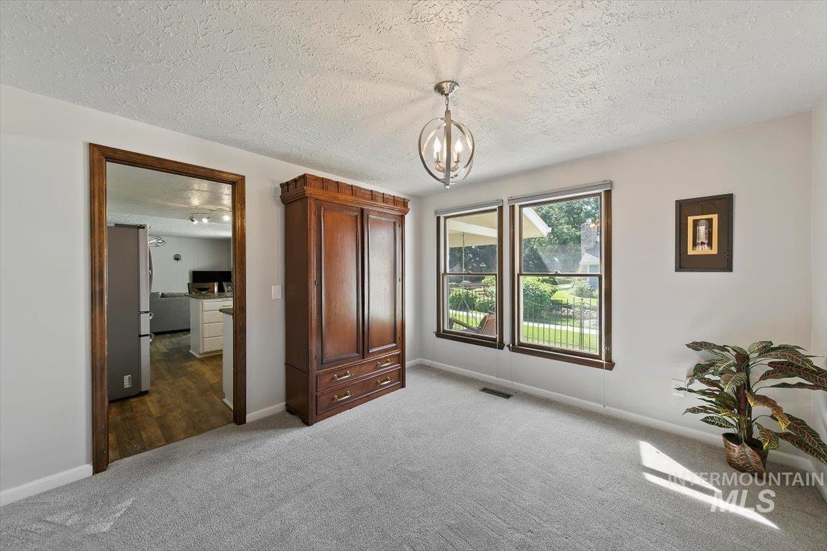 385 W Charlwood Ct Property Photo 10