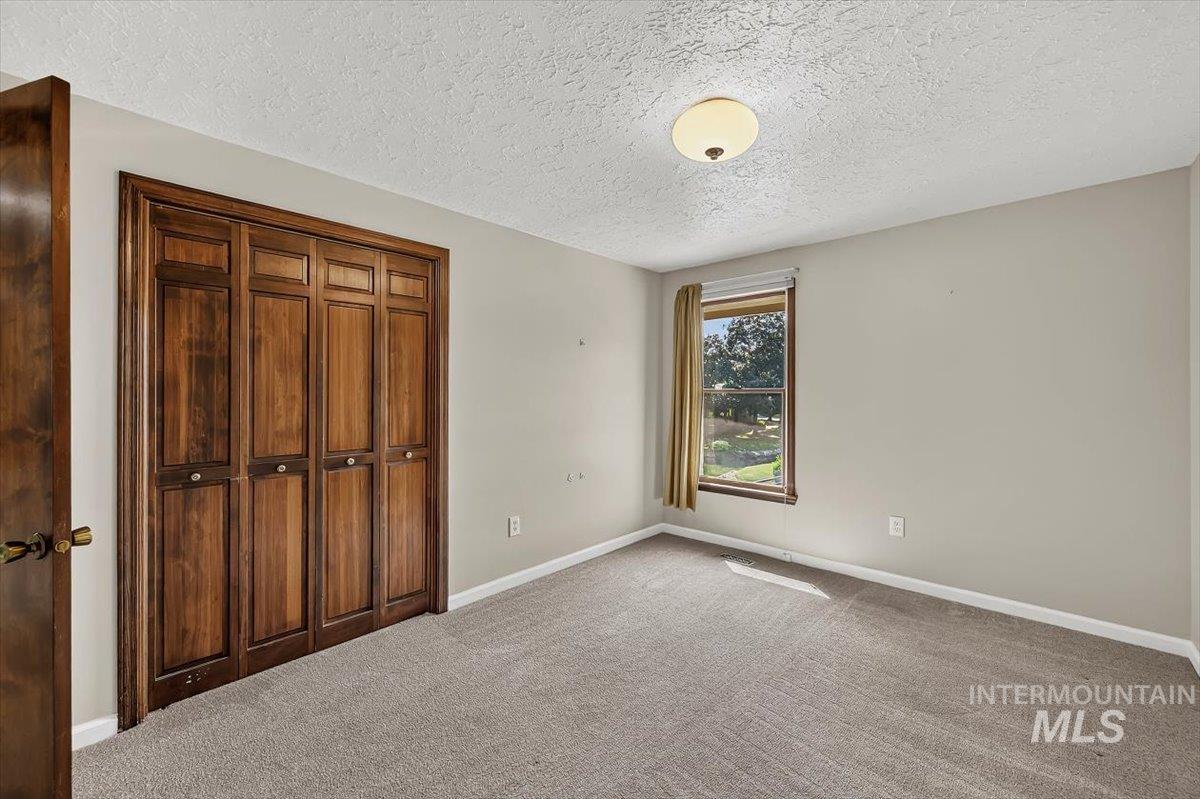 385 W Charlwood Ct Property Photo 21