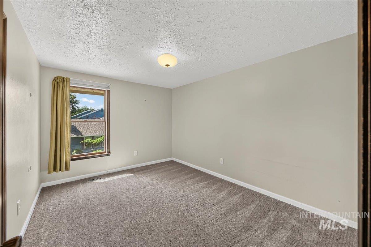 385 W Charlwood Ct Property Photo 22