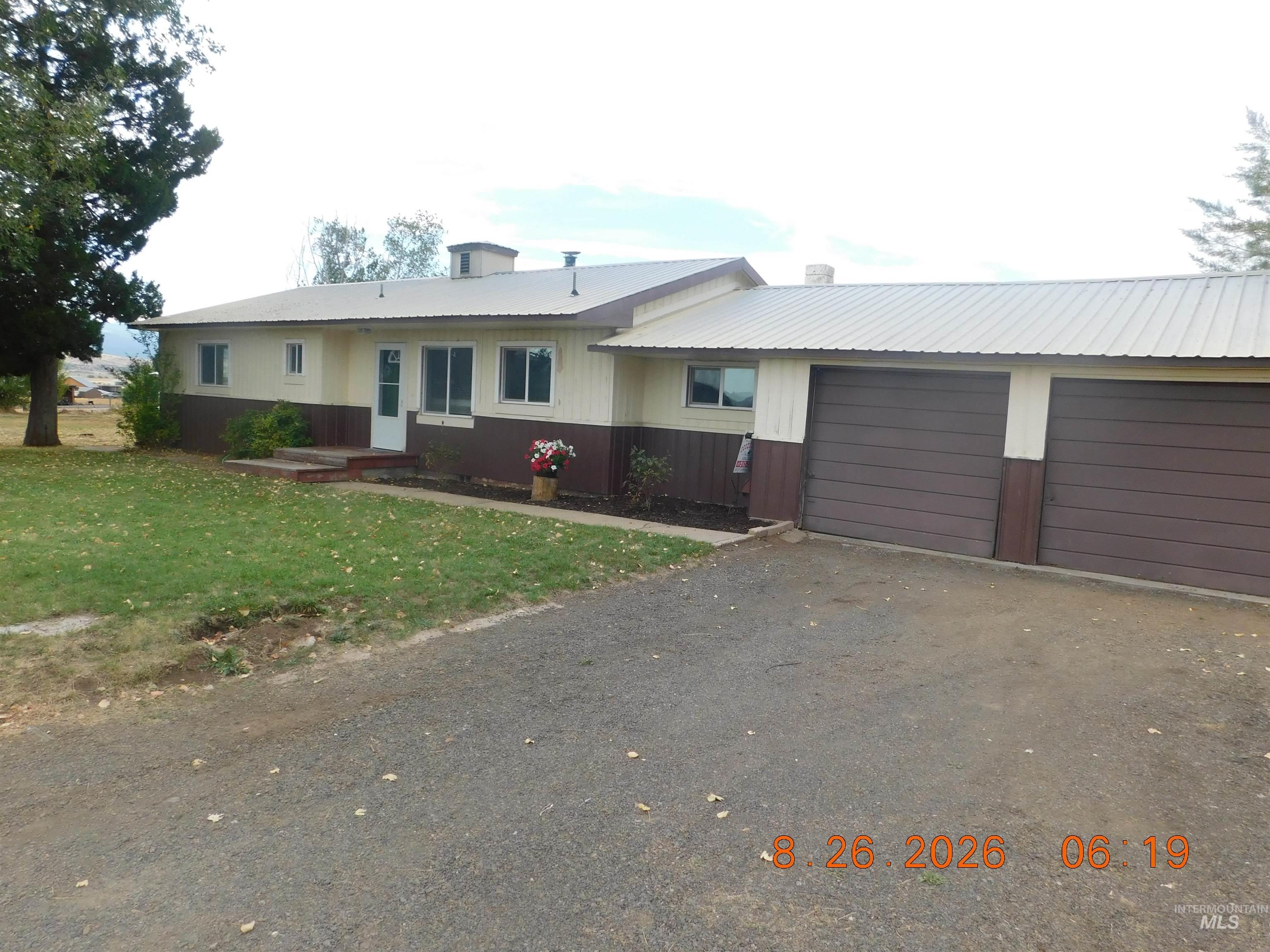 2115 N Galena
