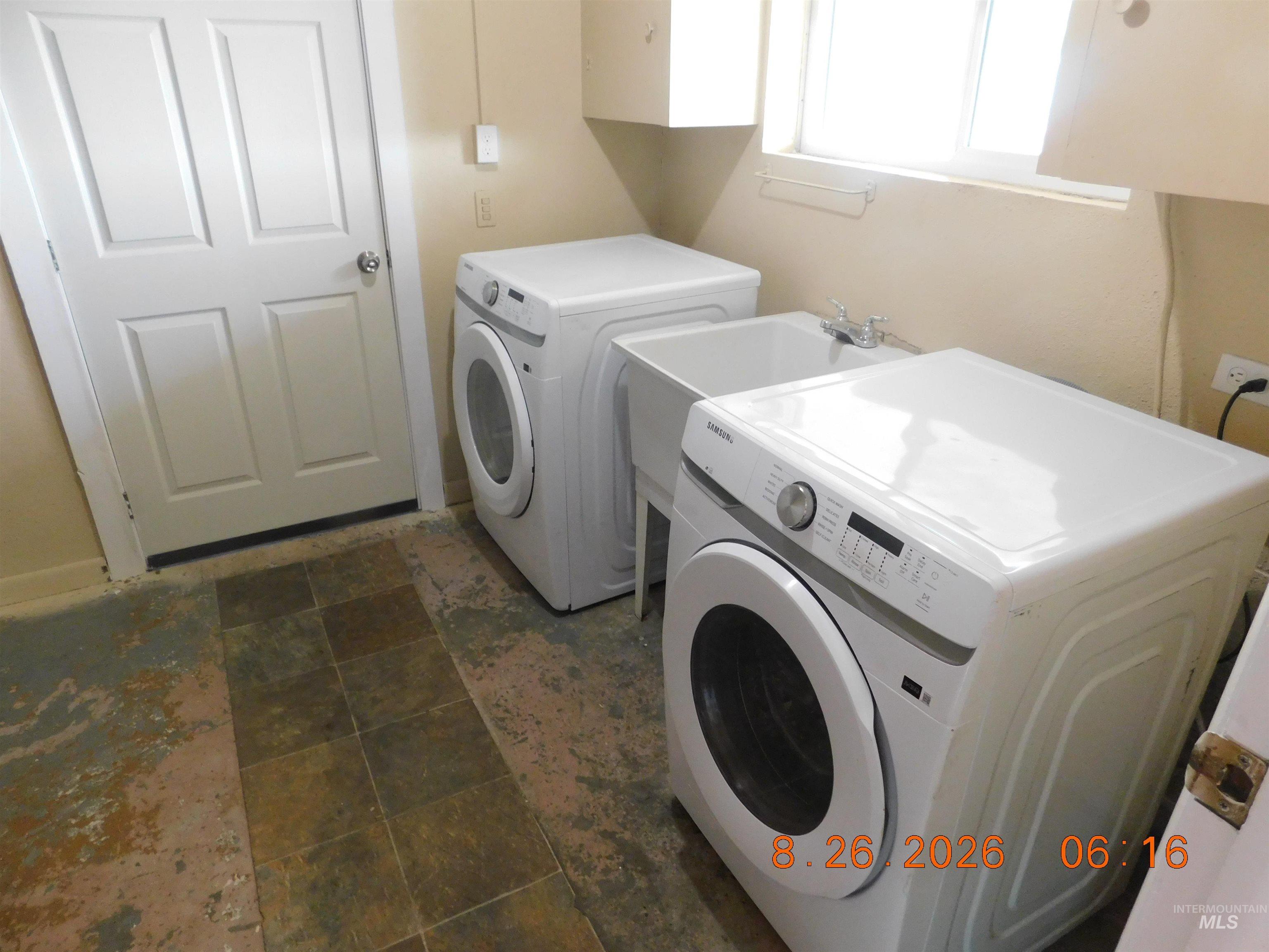 2115 N Galena Property Photo 9
