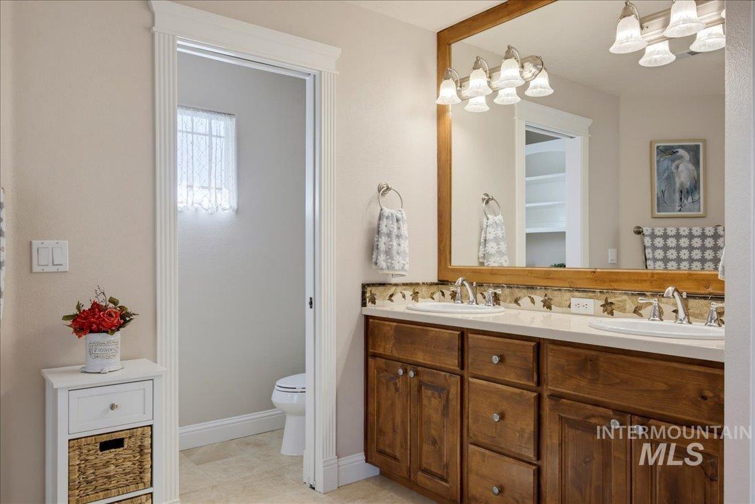 4393 N Palatine Ave. Property Photo 20