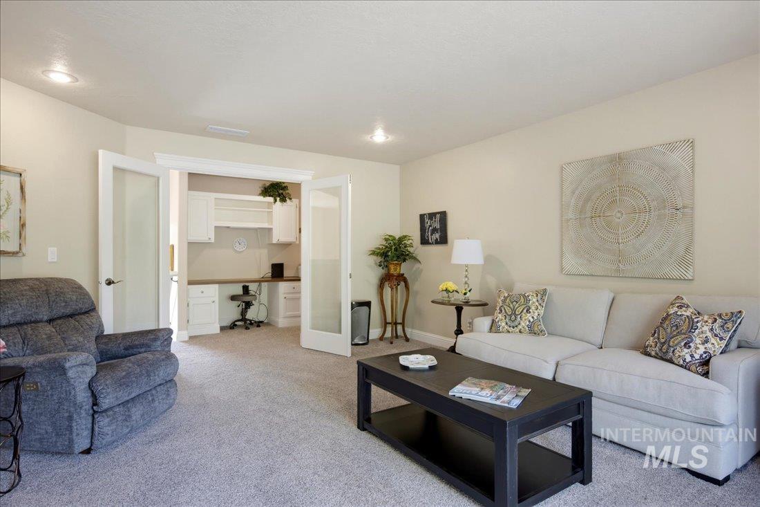 4393 N Palatine Ave. Property Photo 27