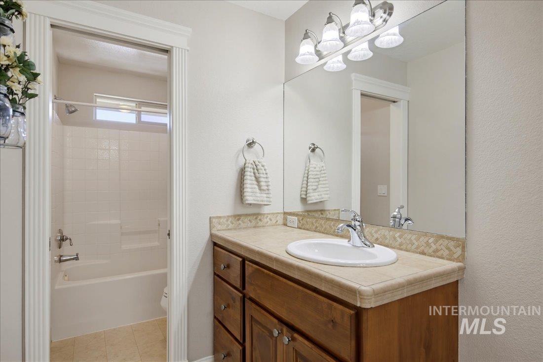 4393 N Palatine Ave. Property Photo 31