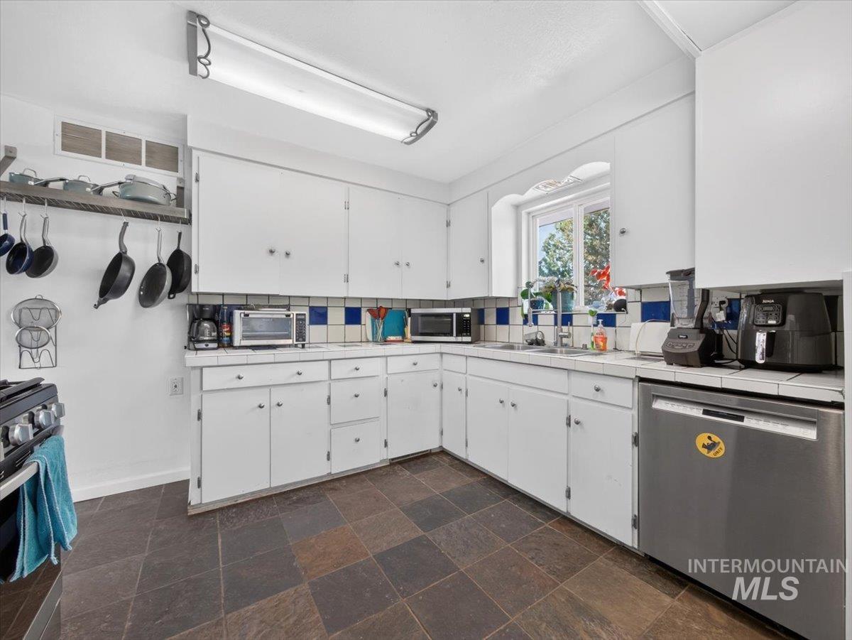 626 W Pine Ave Property Photo 13