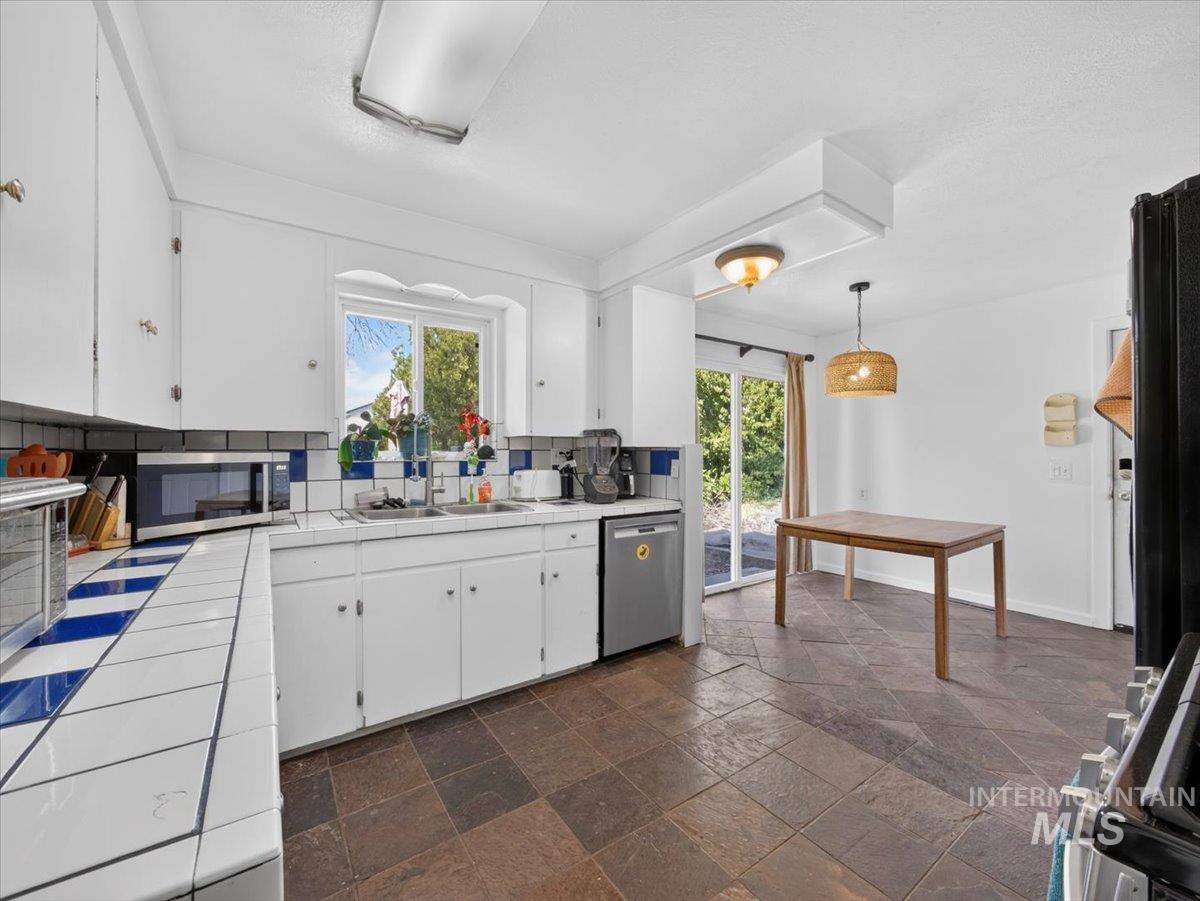626 W Pine Ave Property Photo 18