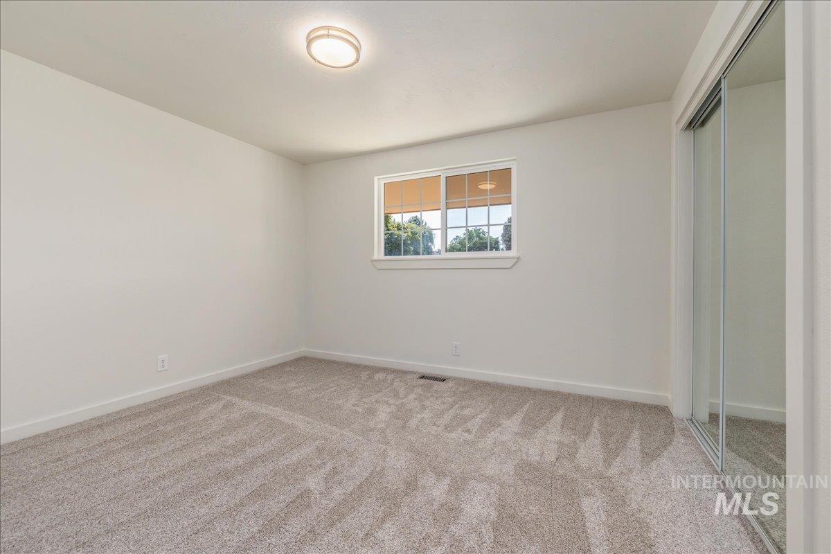 406 Lindenwood Dr Property Photo 27