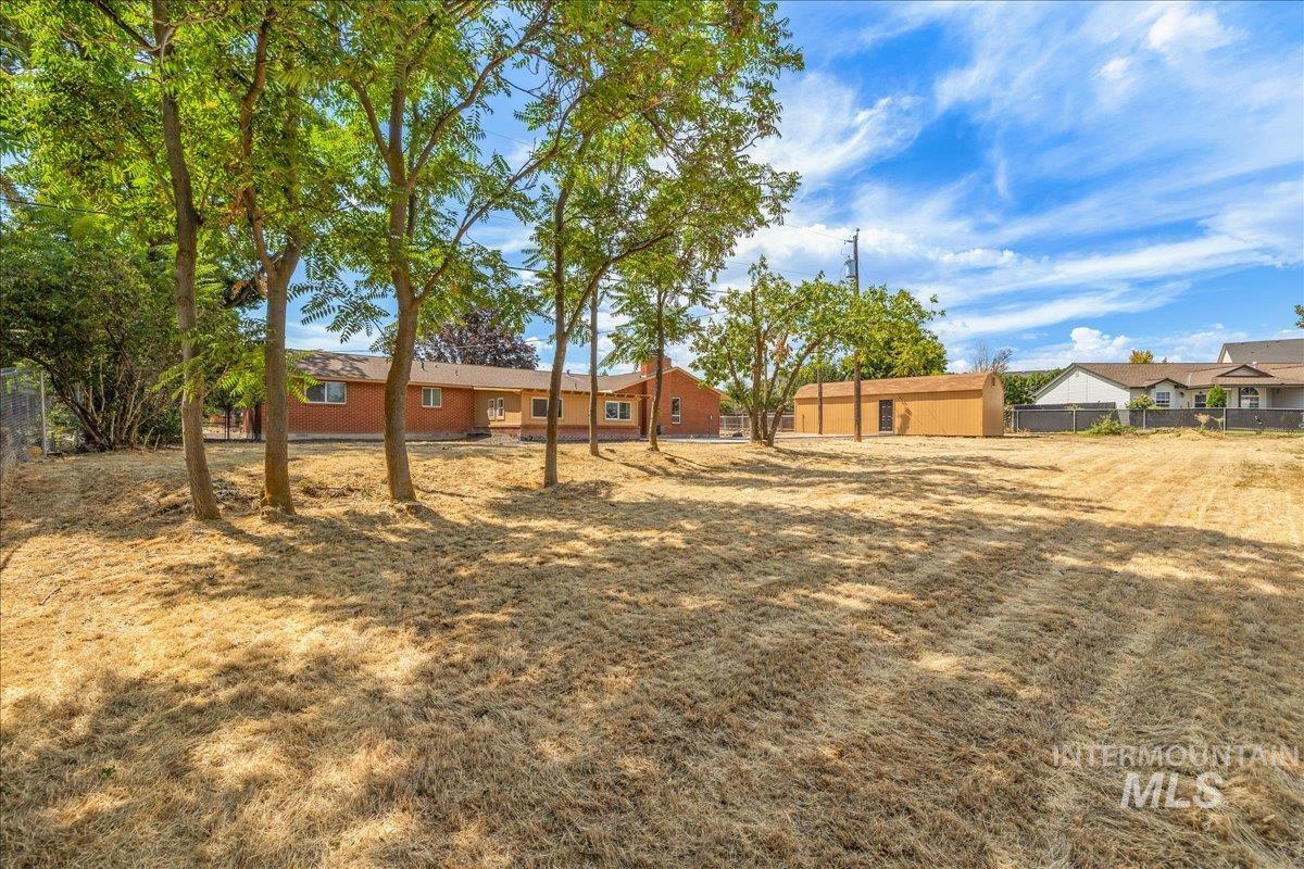 406 Lindenwood Dr Property Photo 39