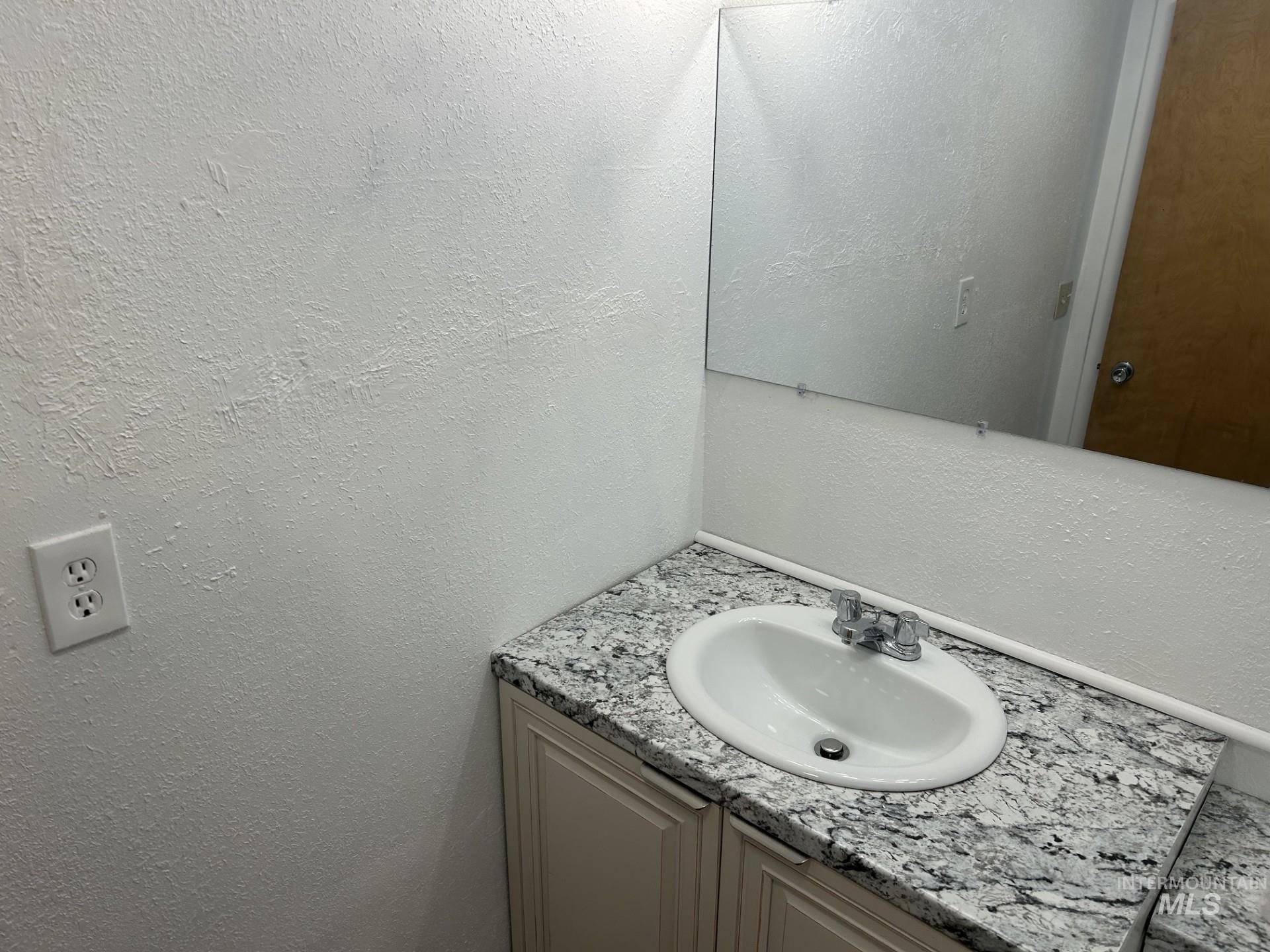 506 4th Ave Property Photo 18