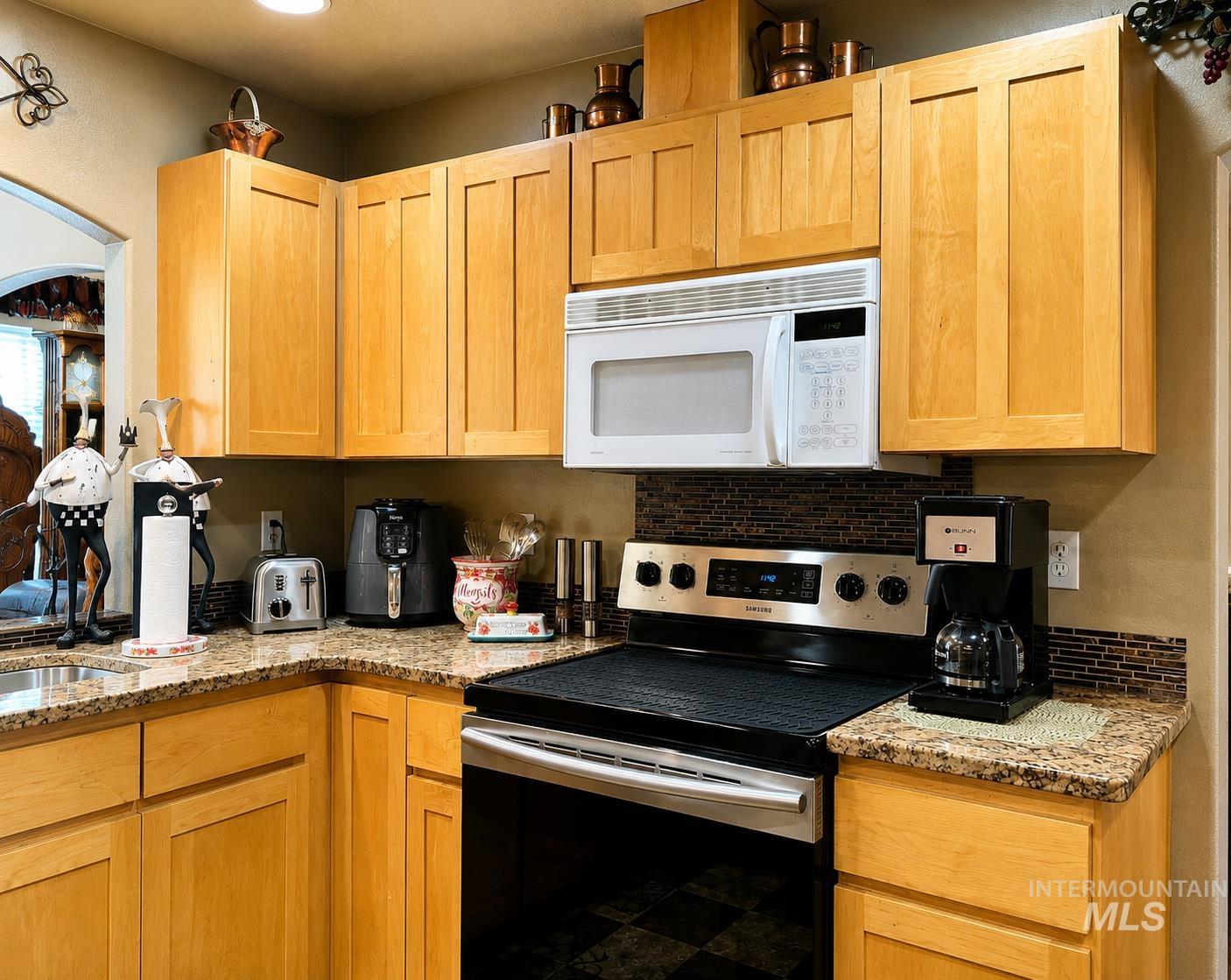 617 Cornwall Property Photo 20