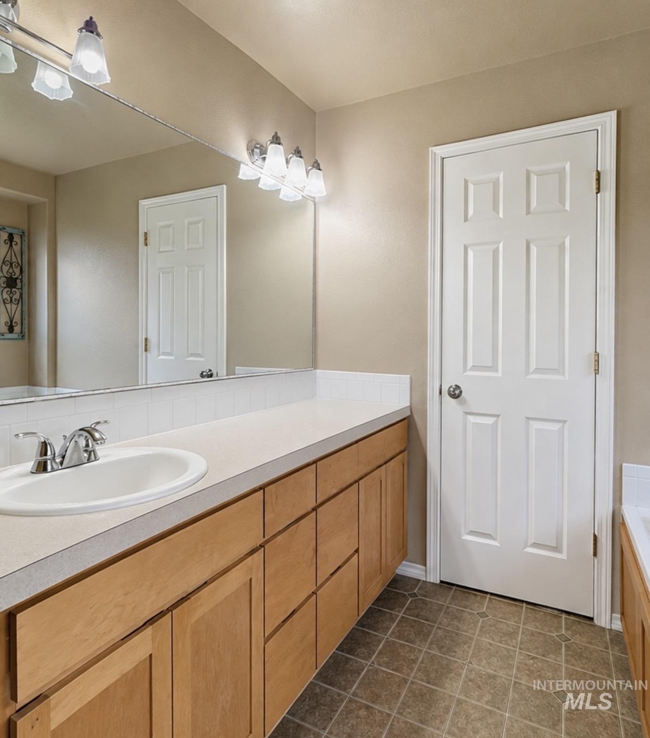 617 Cornwall Property Photo 26