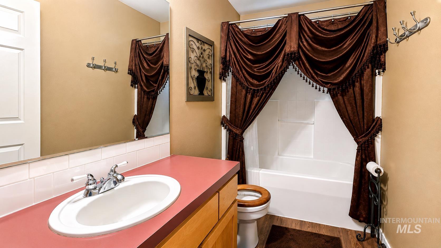 617 Cornwall Property Photo 32