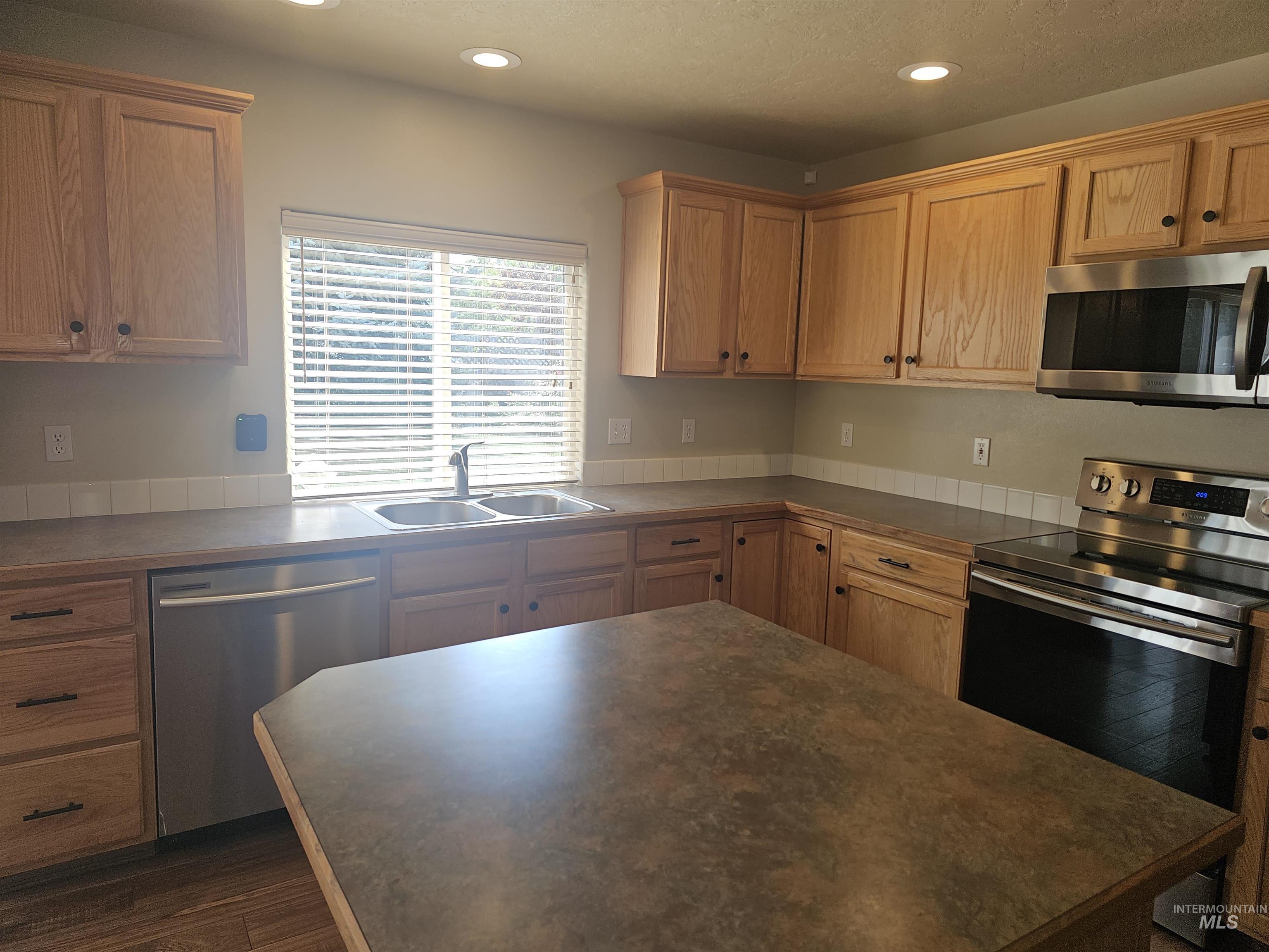 12105 W Kings Canyon St Property Photo 22
