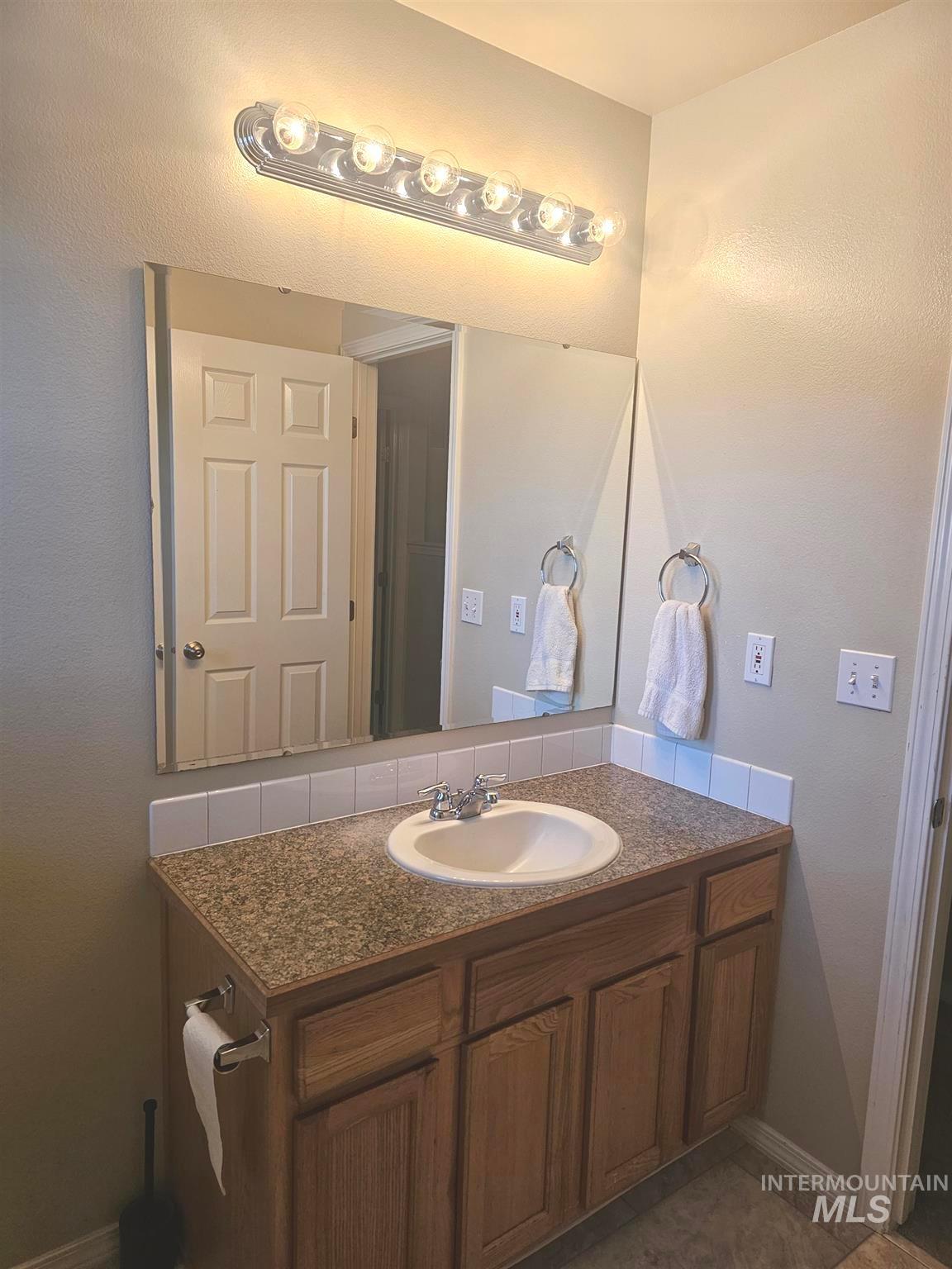 12105 W Kings Canyon St Property Photo 33