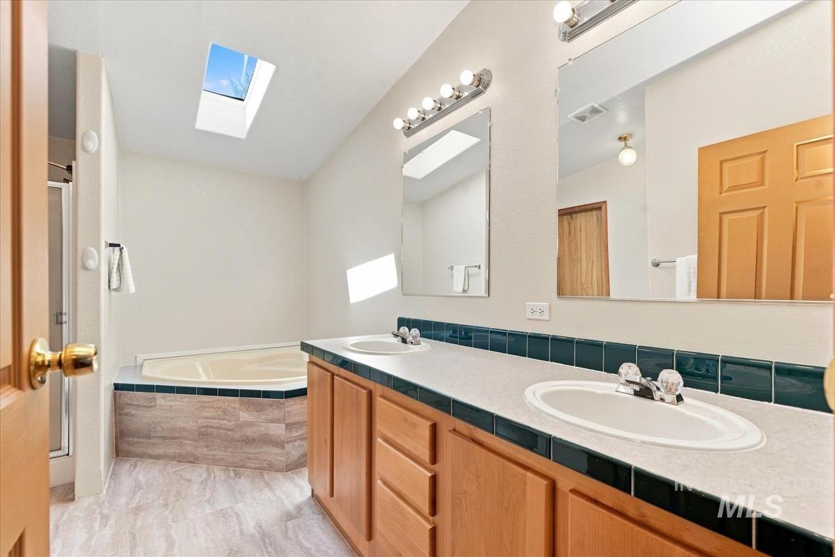 175 N 12th E Property Photo 16