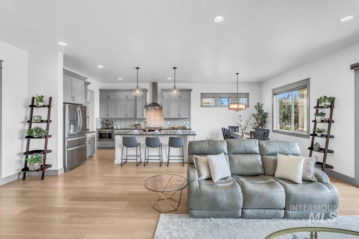 7811 W Corinthia St Property Photo 12