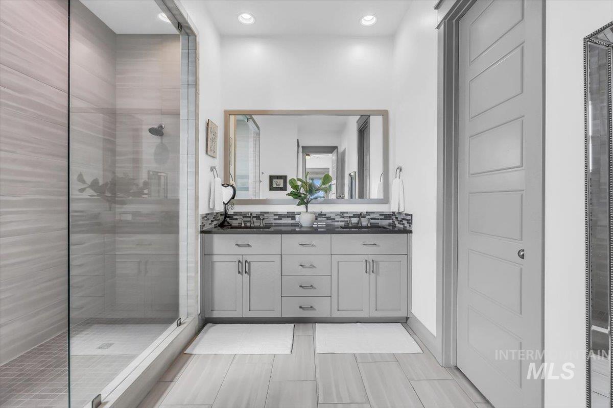 7811 W Corinthia St Property Photo 19