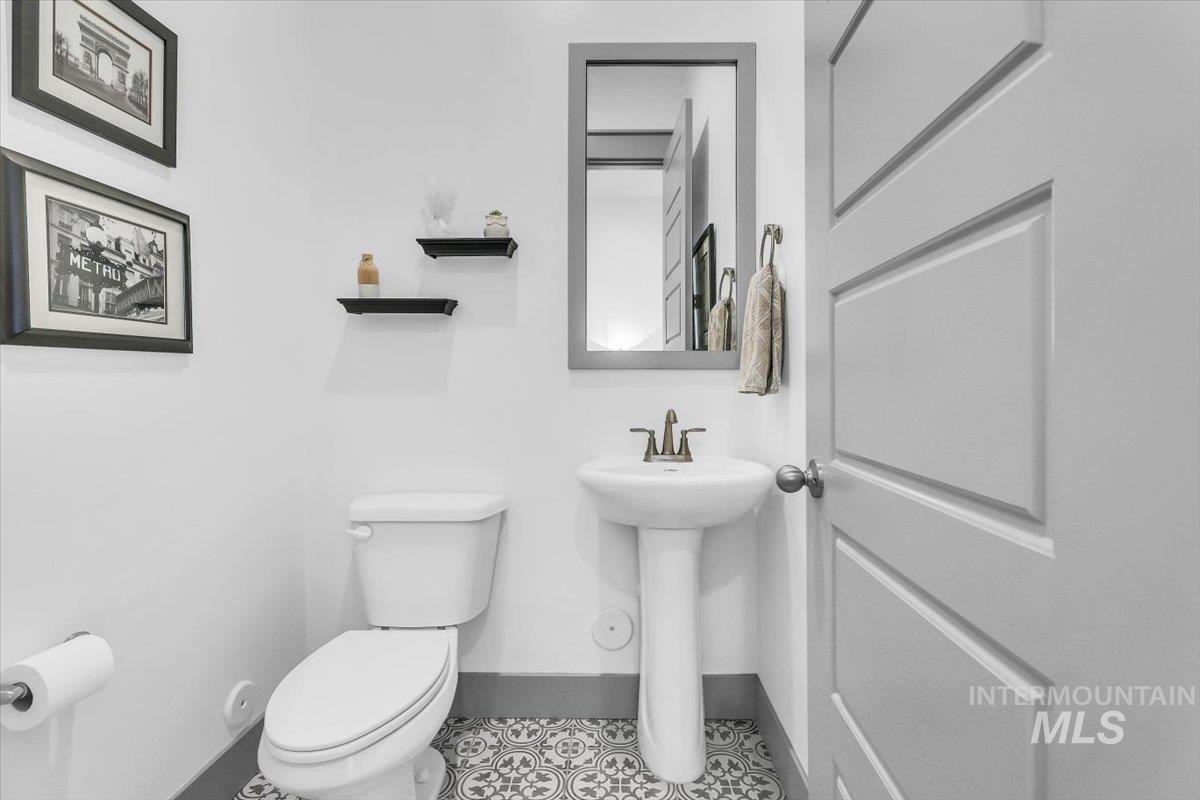 7811 W Corinthia St Property Photo 24
