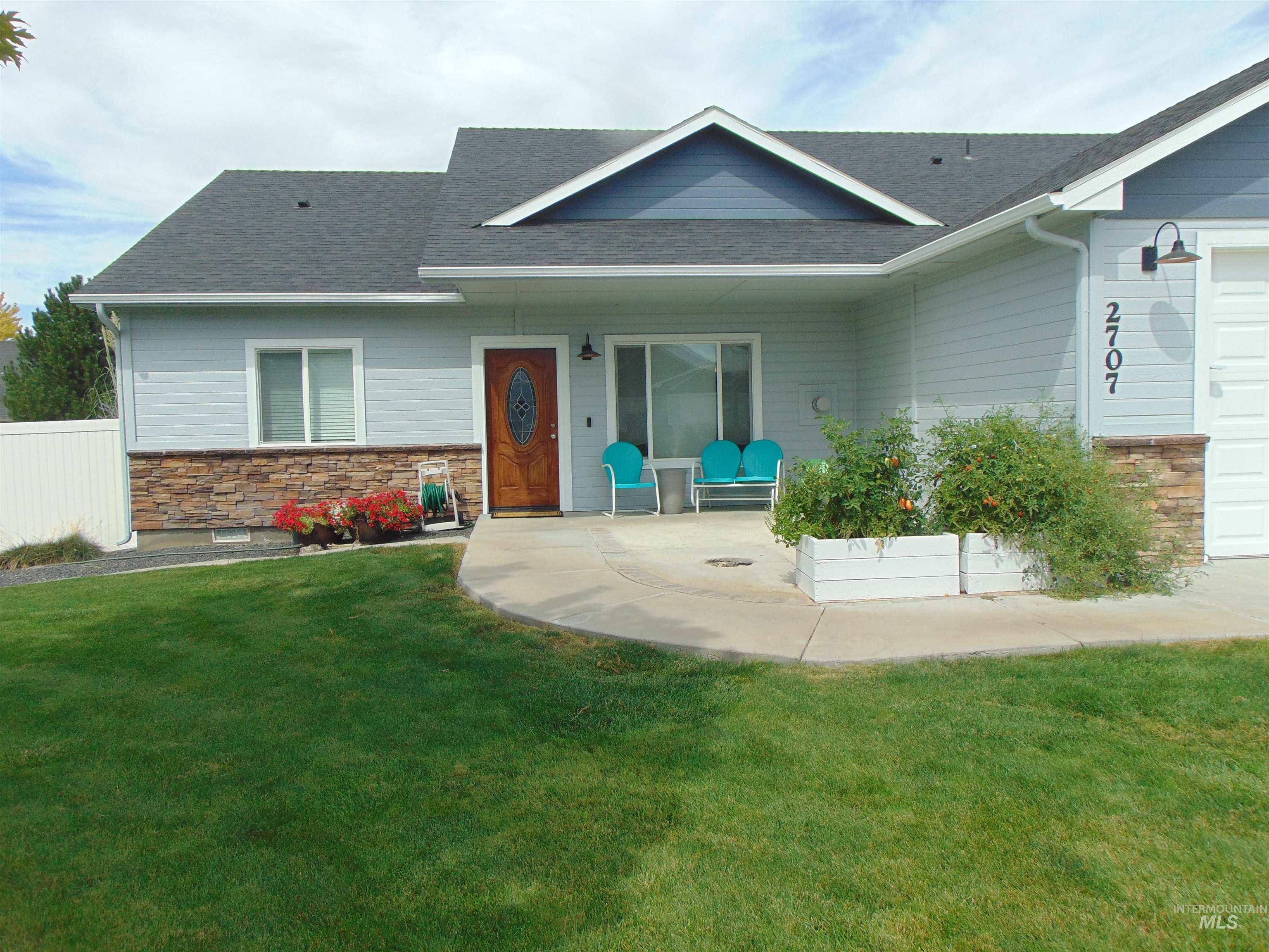 2707 Driftwood Dr. Property Photo 2