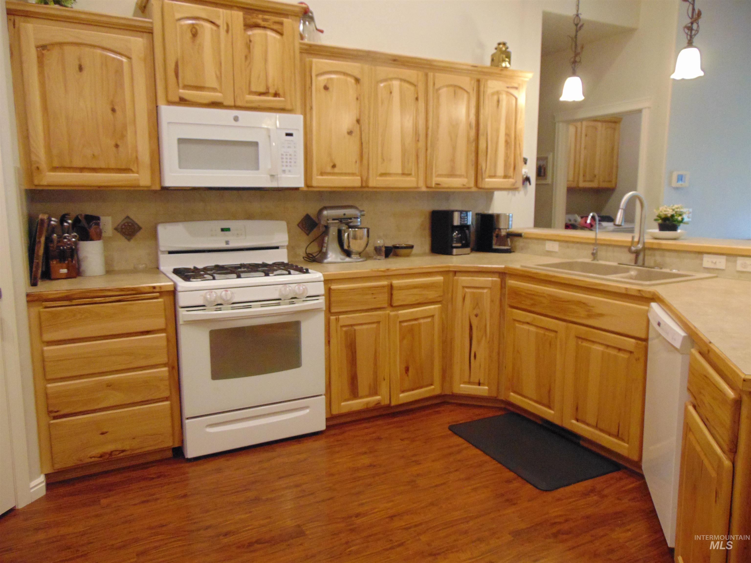 2707 Driftwood Dr. Property Photo 5