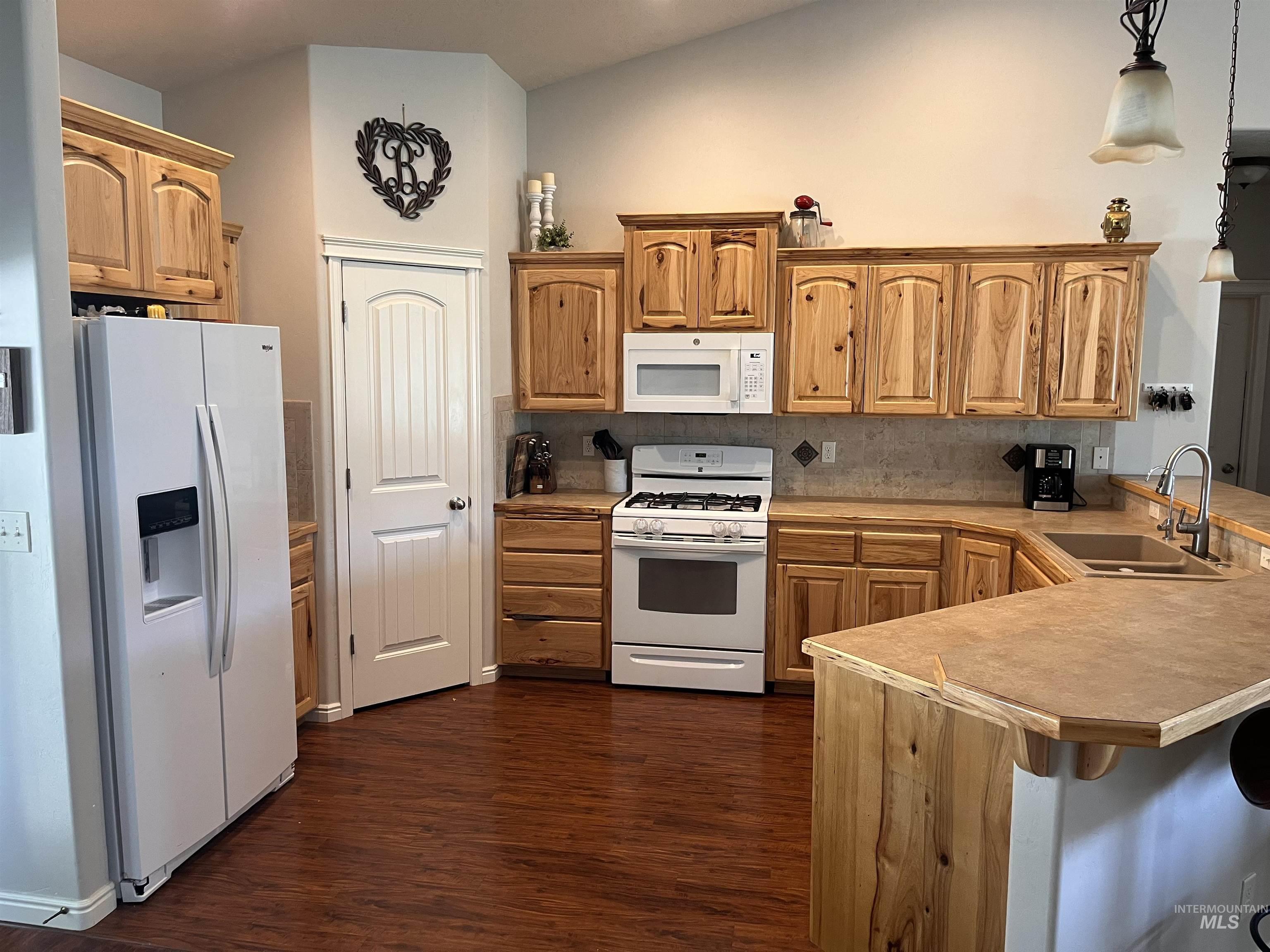 2707 Driftwood Dr. Property Photo 5