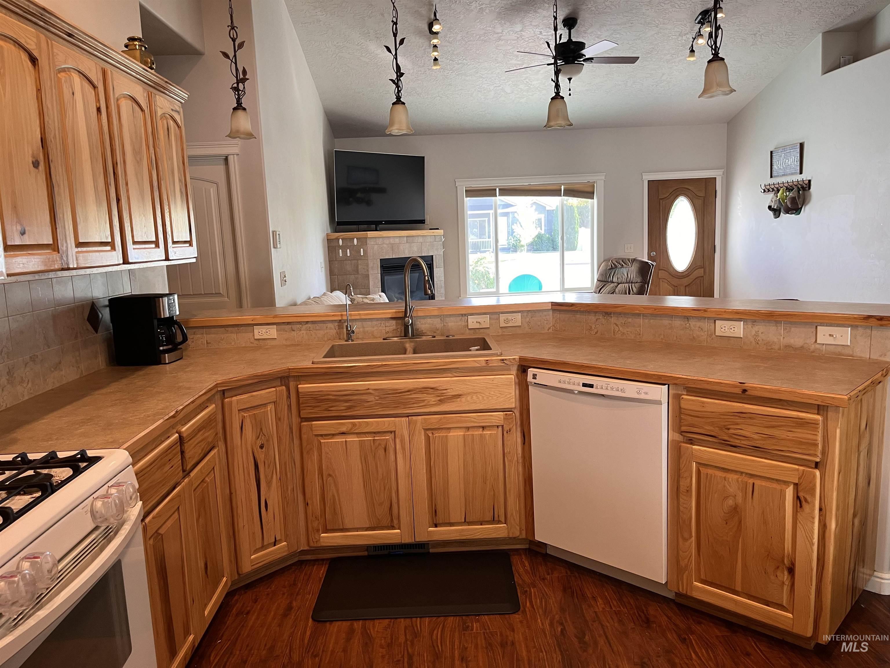 2707 Driftwood Dr. Property Photo 8