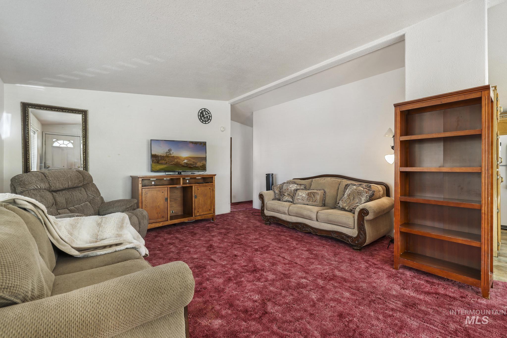 192 W Caswell Property Photo 2