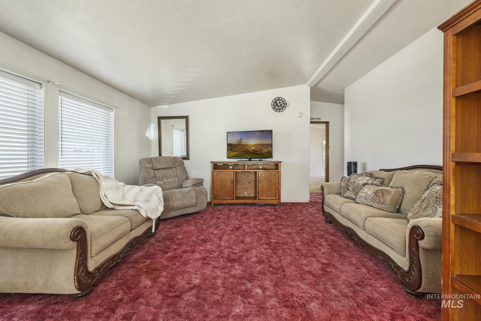 192 W Caswell Property Photo 3