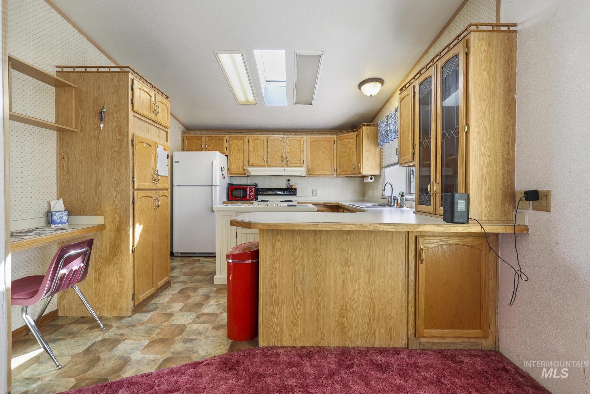 192 W Caswell Property Photo 7