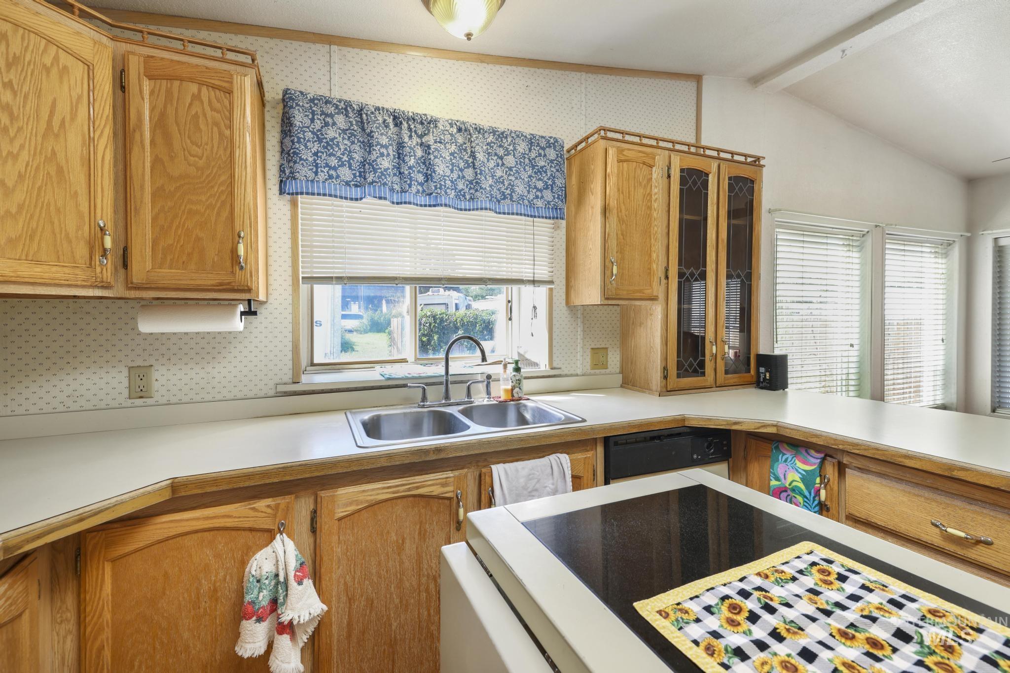 192 W Caswell Property Photo 11
