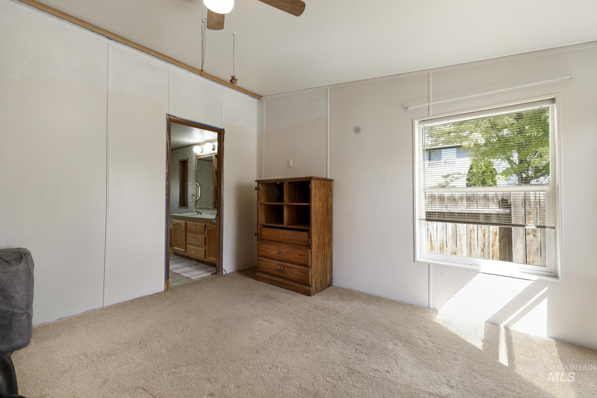 192 W Caswell Property Photo 17