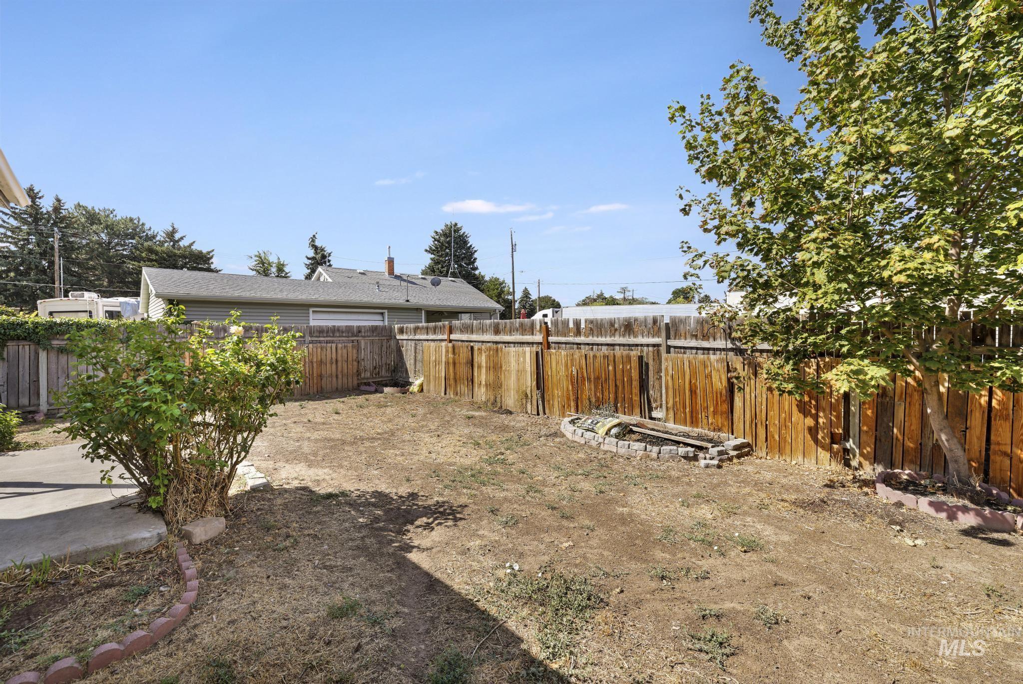 192 W Caswell Property Photo 25
