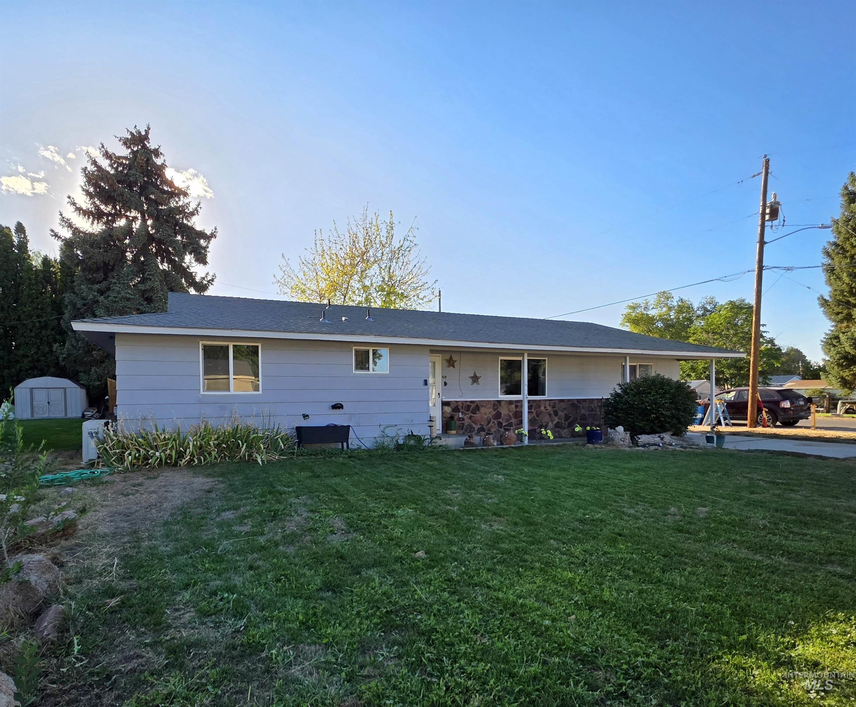 203 1st Ave W Property Photo 13