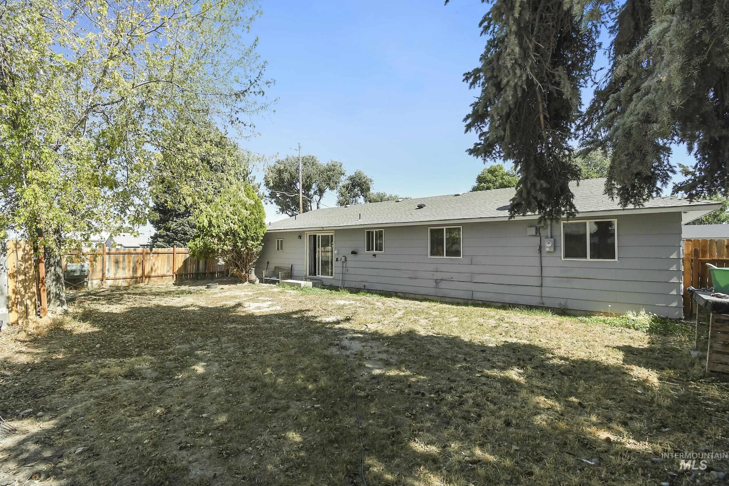 203 1st Ave W Property Photo 22