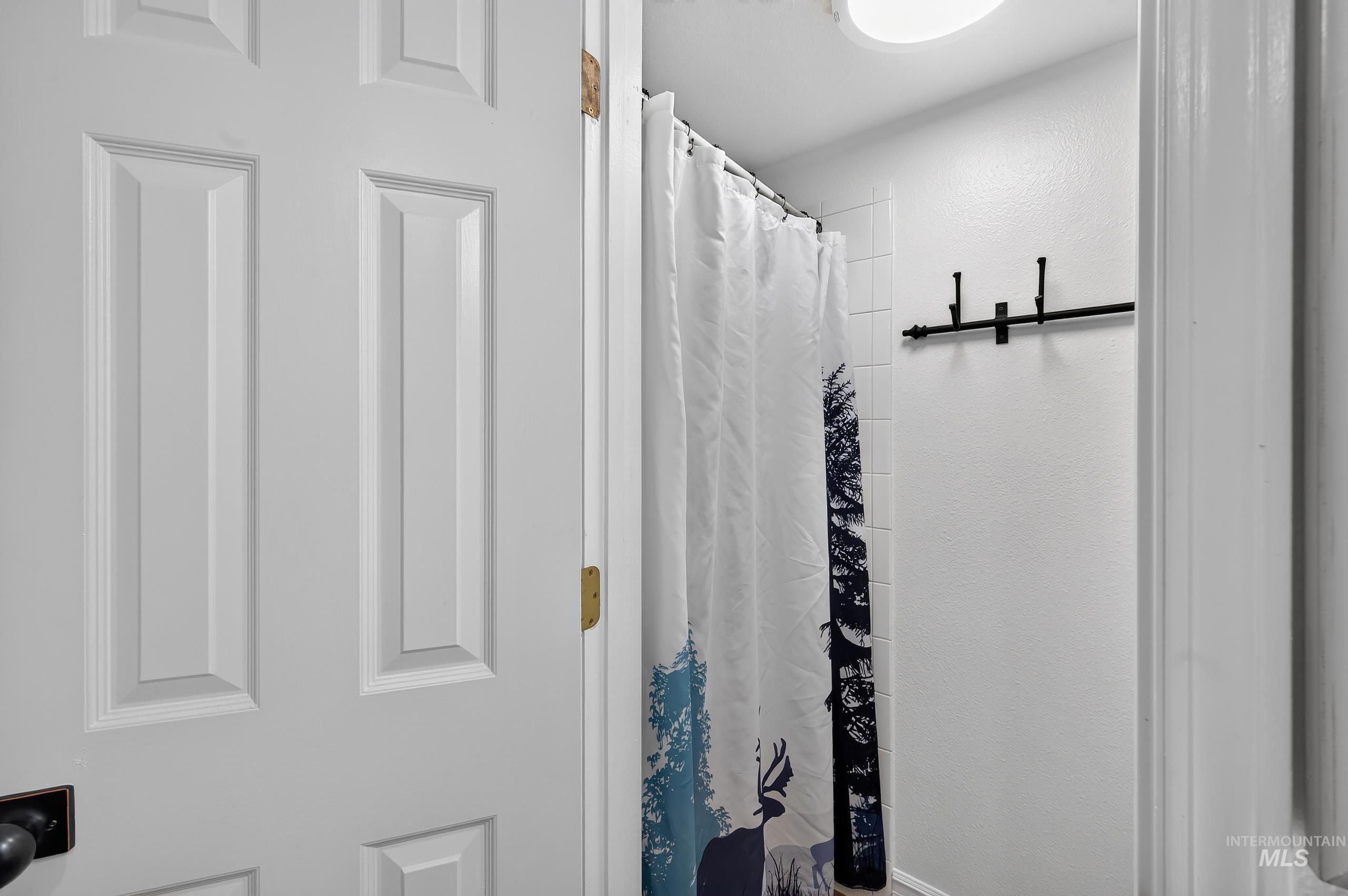 935 Farrington Dr Property Photo 24