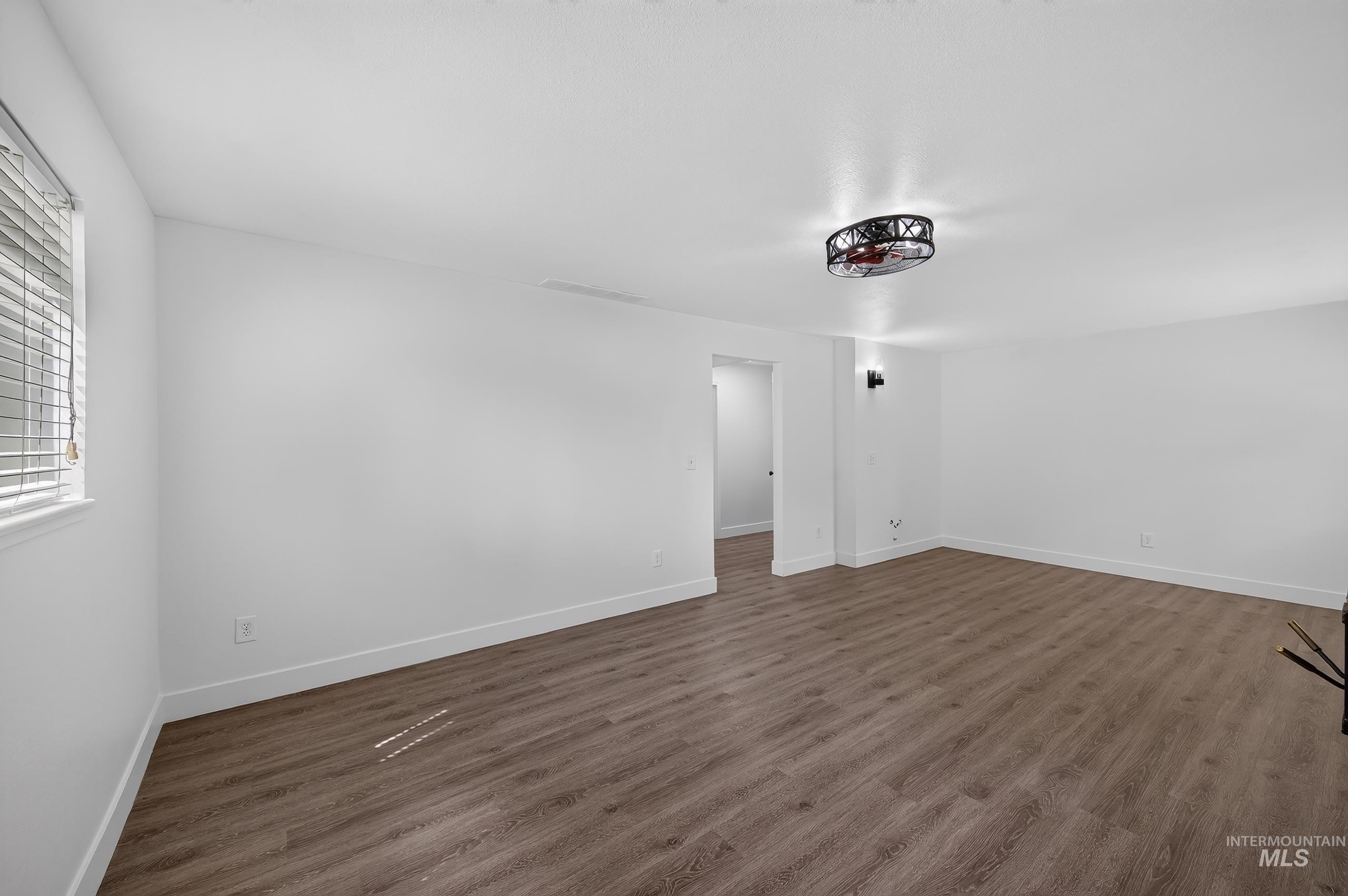 935 Farrington Dr Property Photo 31