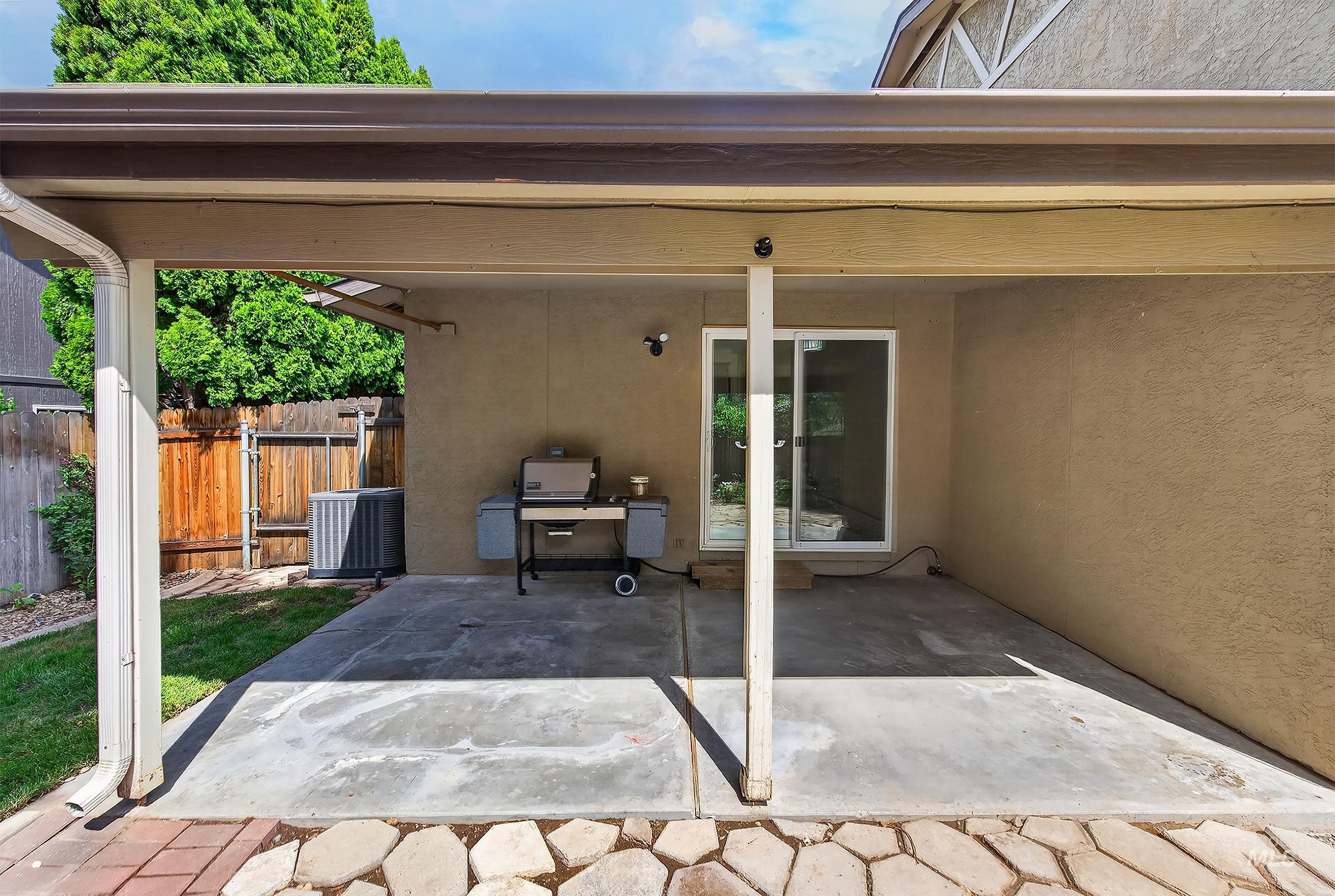 935 Farrington Dr Property Photo 39