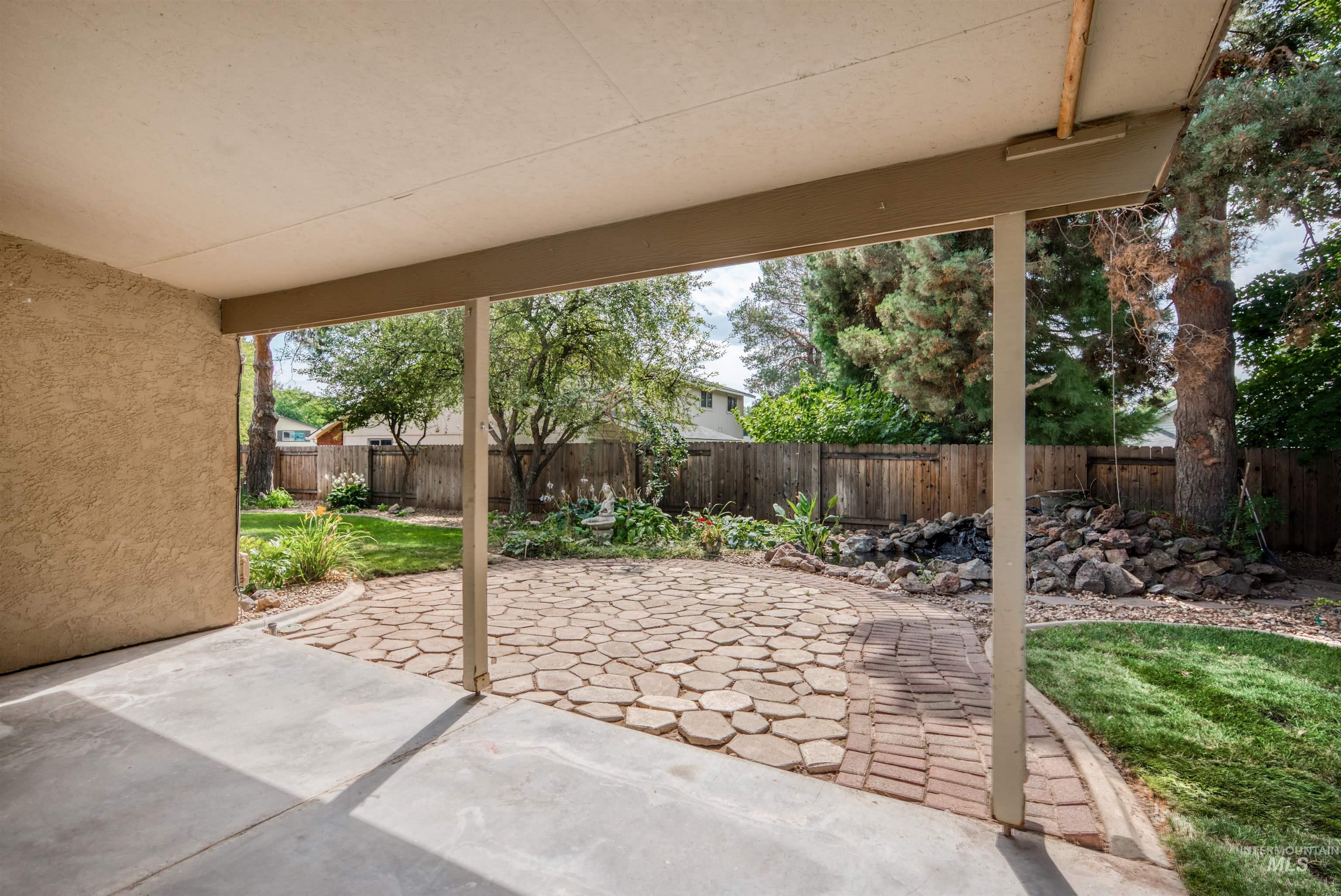935 Farrington Dr Property Photo 40