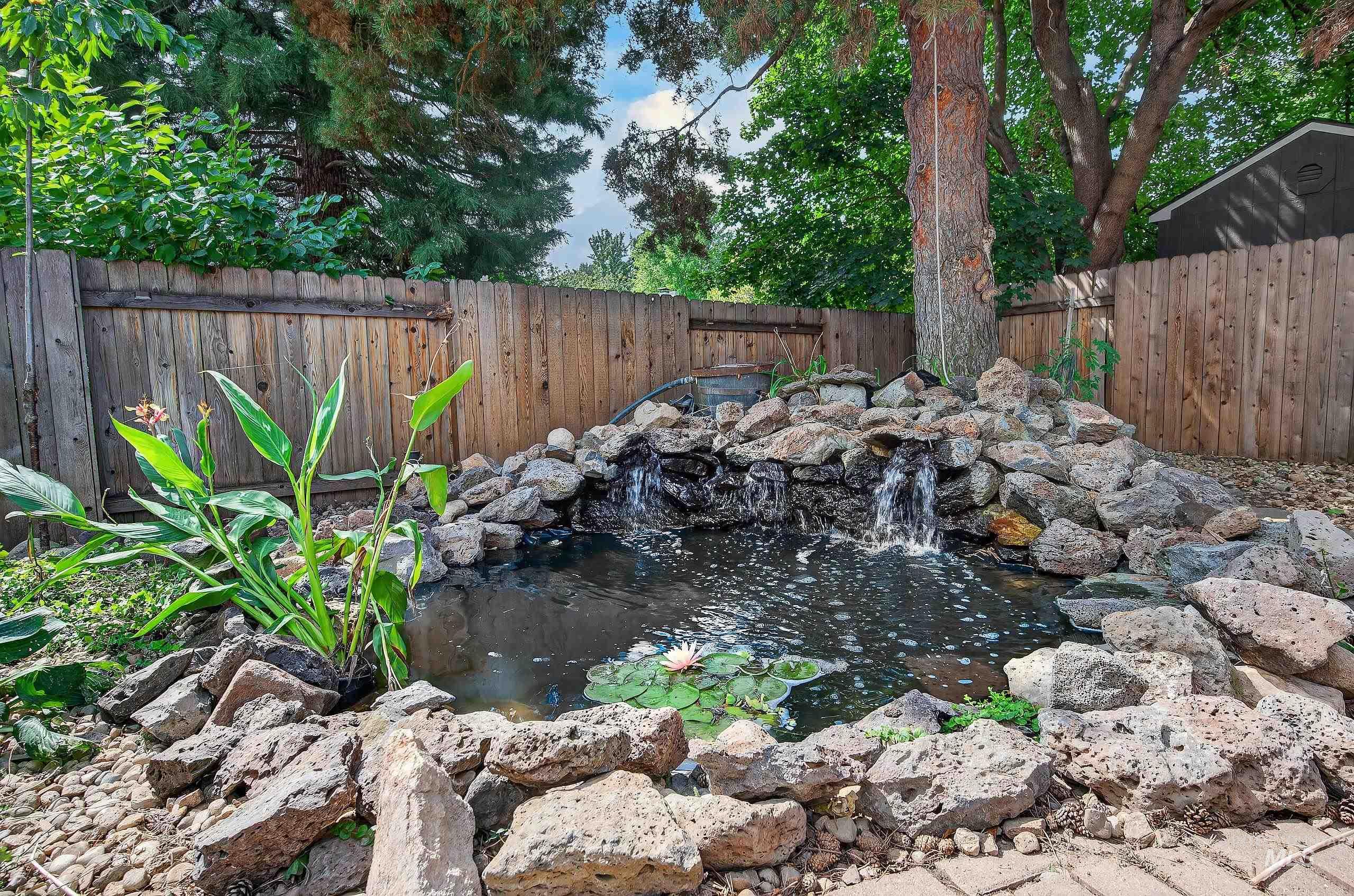 935 Farrington Dr Property Photo 42