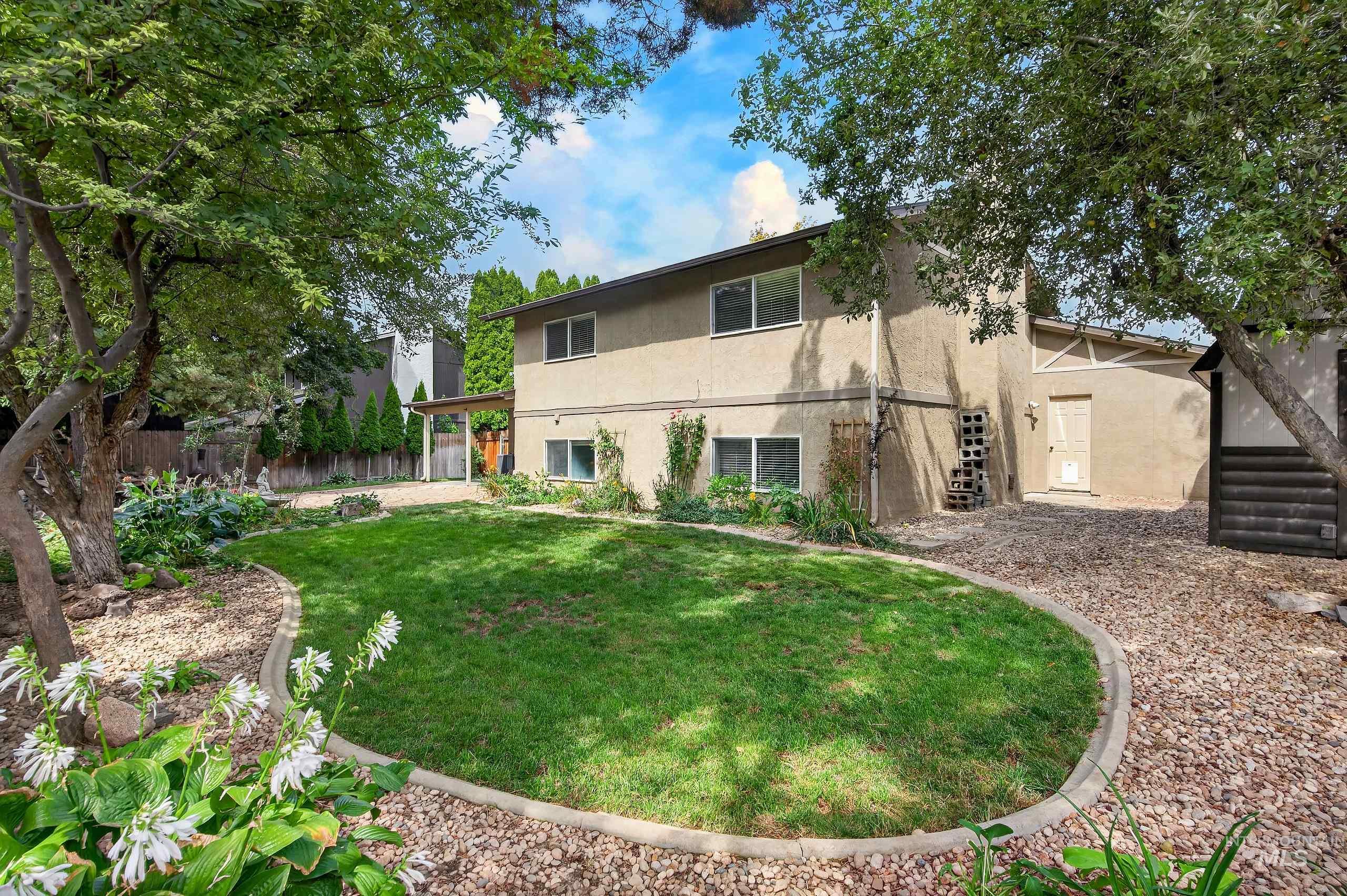935 Farrington Dr Property Photo 45
