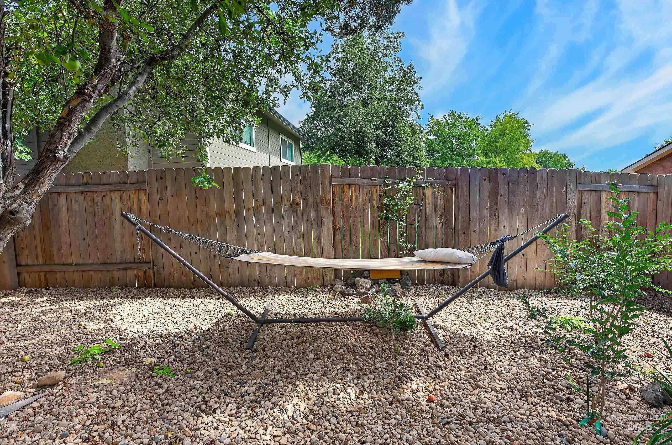935 Farrington Dr Property Photo 46