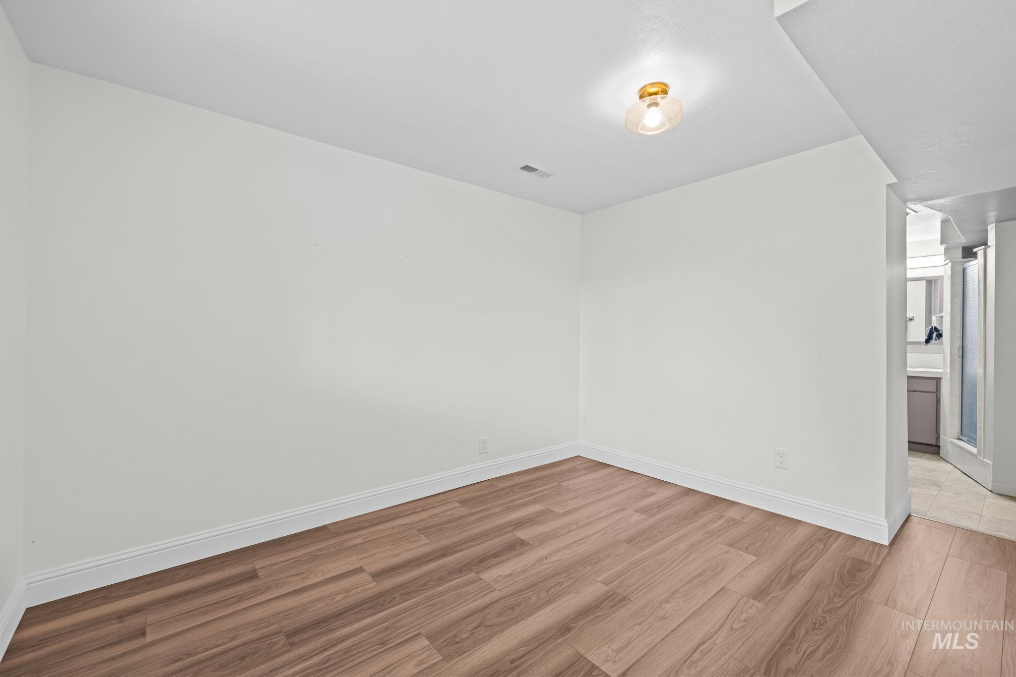 3133 N Hillway Dr Property Photo 30
