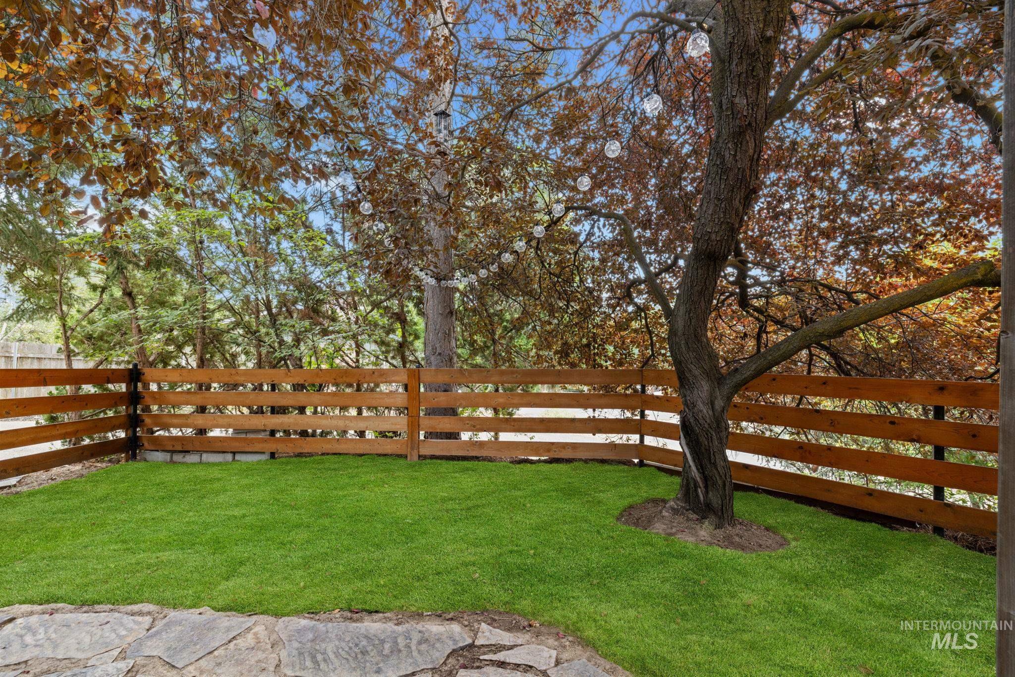 3133 N Hillway Dr Property Photo 35