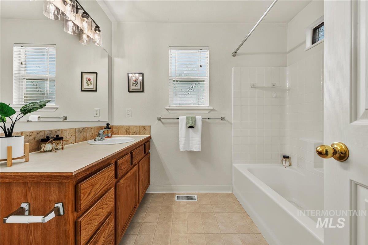 2356 W Hill Road Property Photo 19