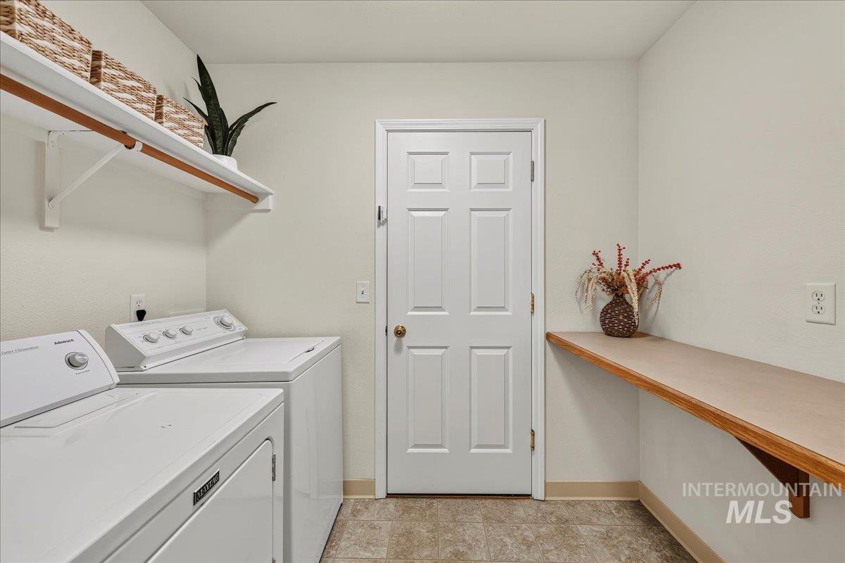 2356 W Hill Road Property Photo 21