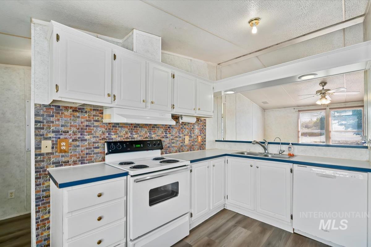 6321 Shari Hill Property Photo 10