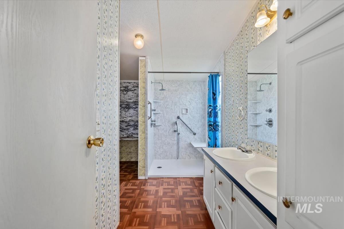 6321 Shari Hill Property Photo 16