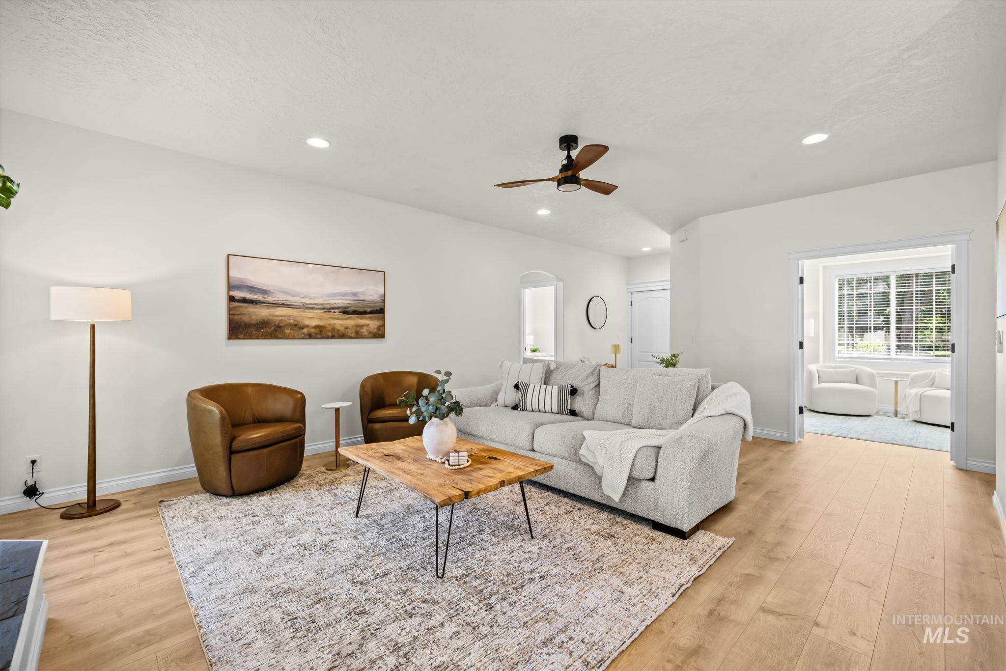 2818 E Shadowview Property Photo 11
