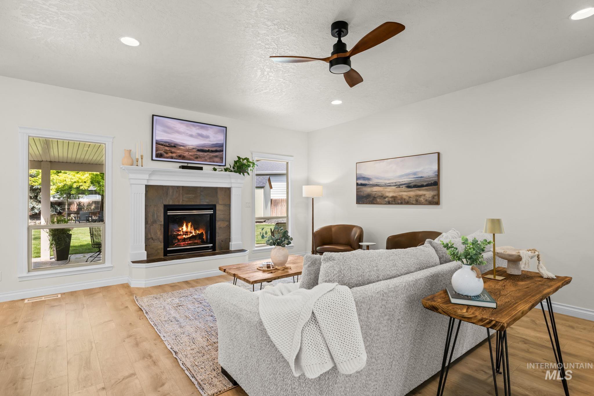 2818 E Shadowview Property Photo 12
