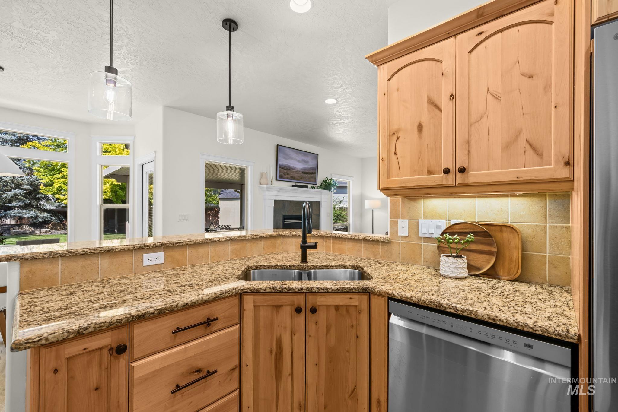 2818 E Shadowview Property Photo 16